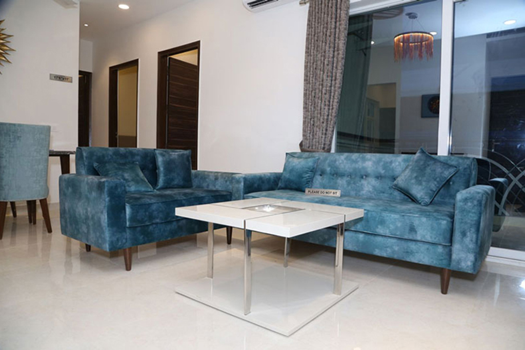 BEST READY TO MOVE 2/3 BHK FLATS IN NOIDA EXTENSION